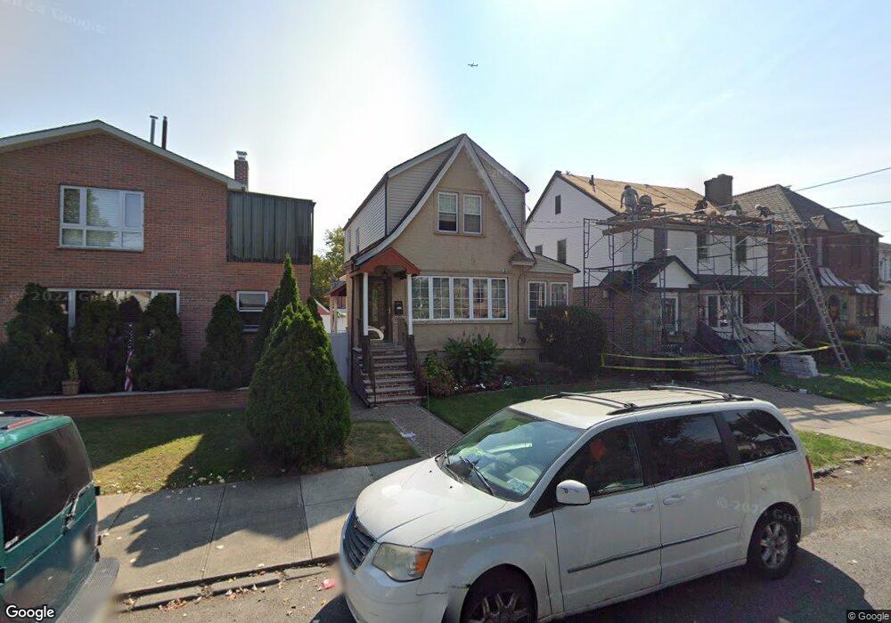 2915 165th St, Flushing, NY 11358 - photo 1