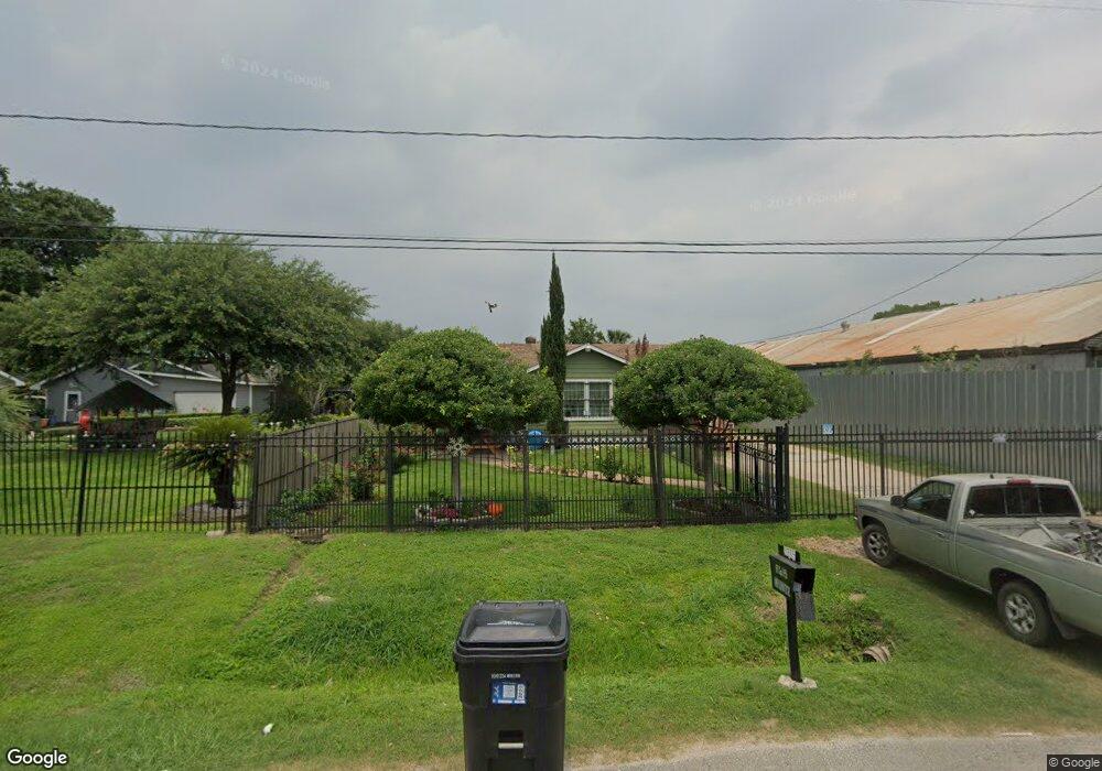 9915 Epsom Rd, Houston, TX 77093 - photo 1