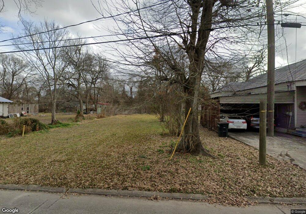 713 Cherokee St, New Iberia, LA 70560 - photo 1