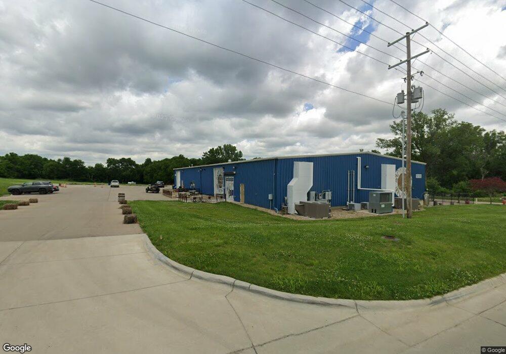 510 SW 49th St, Topeka, KS 66609 - photo 1
