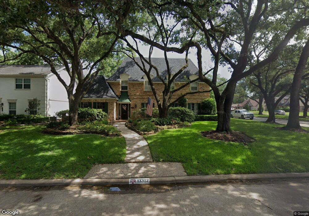 13302 Saint Marys Ln, Houston, TX 77079 - photo 1