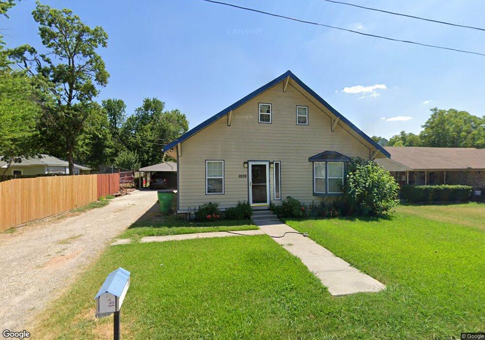1020 Young St, Gainesville, TX 76240 - photo 1