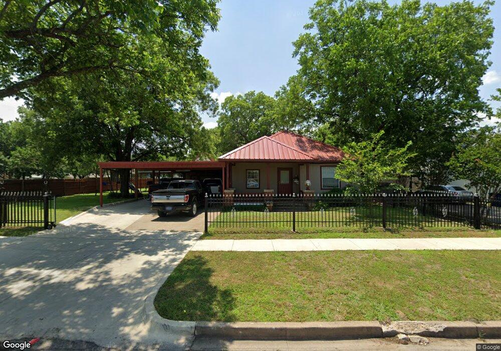 903 NW Main St, Ennis, TX 75119 - photo 1