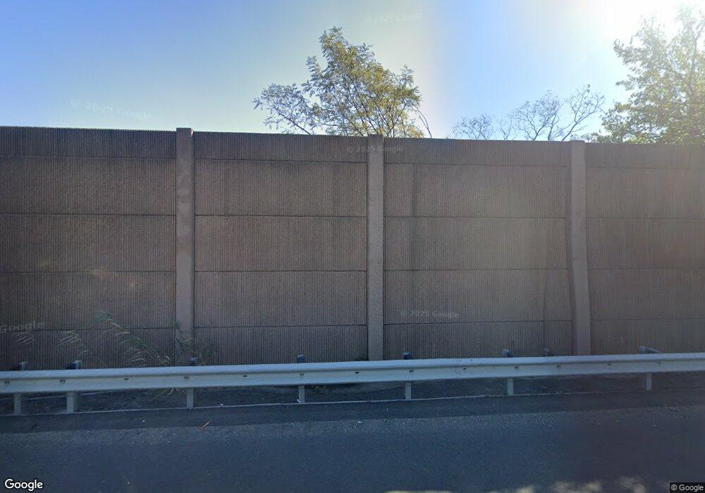 632 Cricket Ln, Woodbridge, NJ 07095 - photo 1