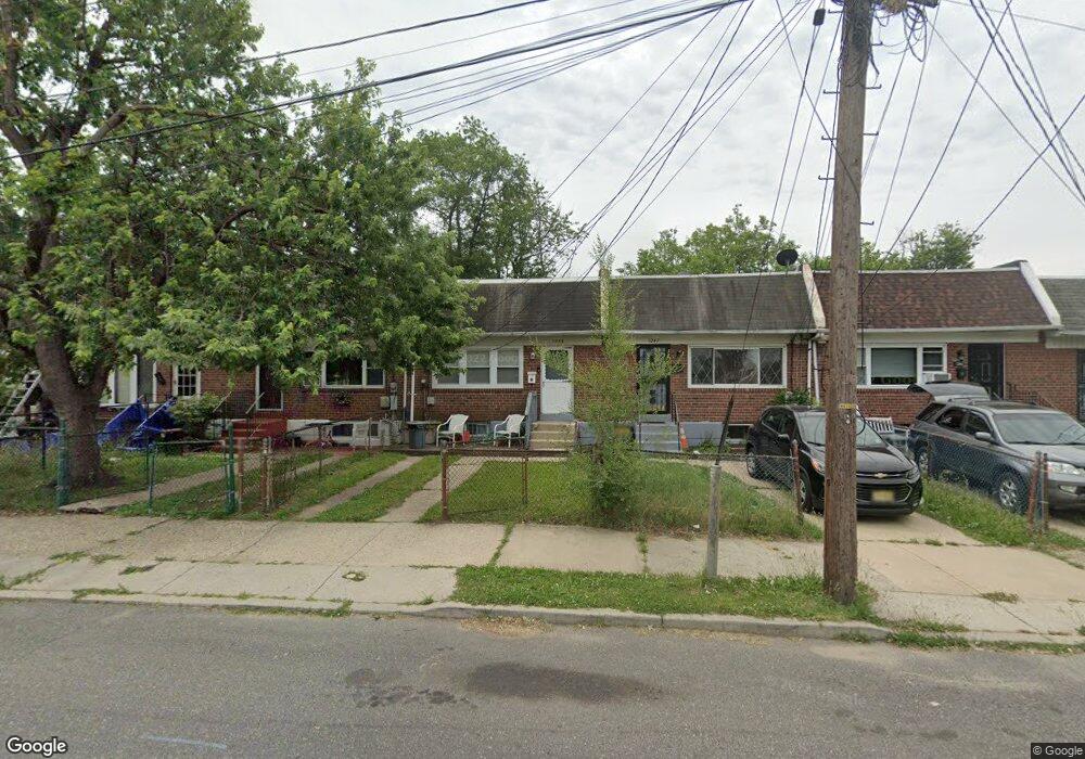 1249 Macarthur Dr, Camden, NJ 08104 - photo 1