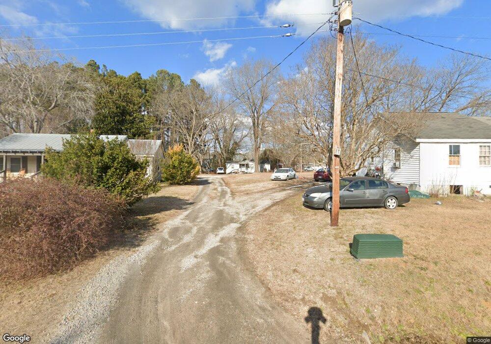 526 Fairlane Dr, Warrenton, NC 27589 - photo 1