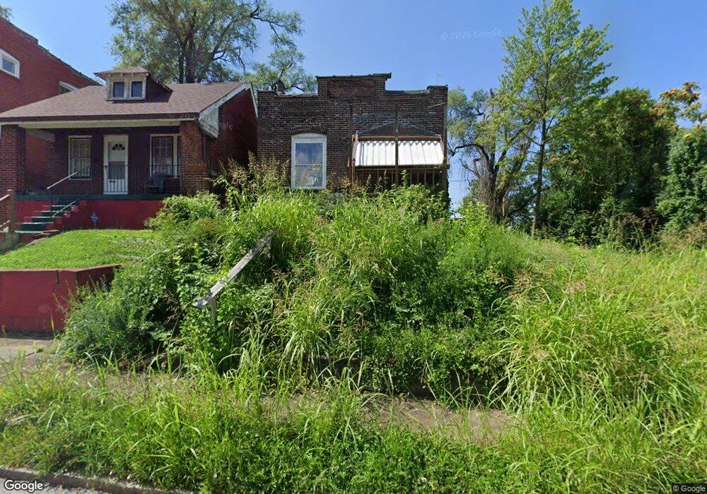 4462 Bessie Ave, Saint Louis, MO 63115 - photo 1