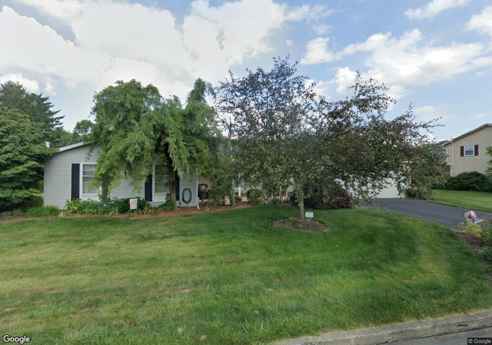 1238 Clearview Cir, Allentown, PA 18103 - photo 1