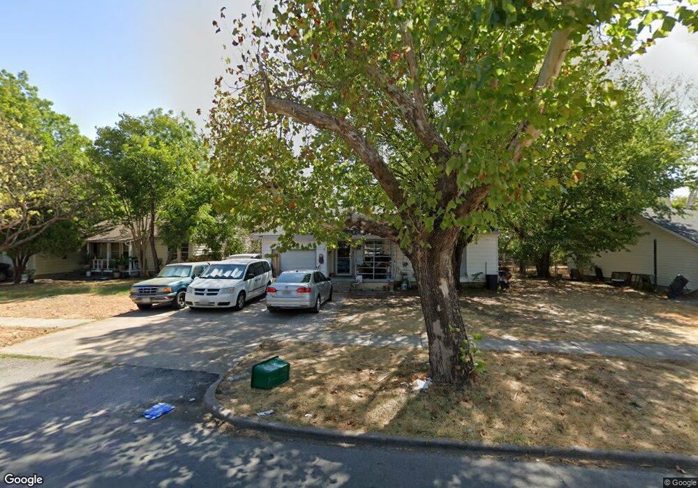 917 Clarice St, Grand Prairie, TX 75051 - photo 1