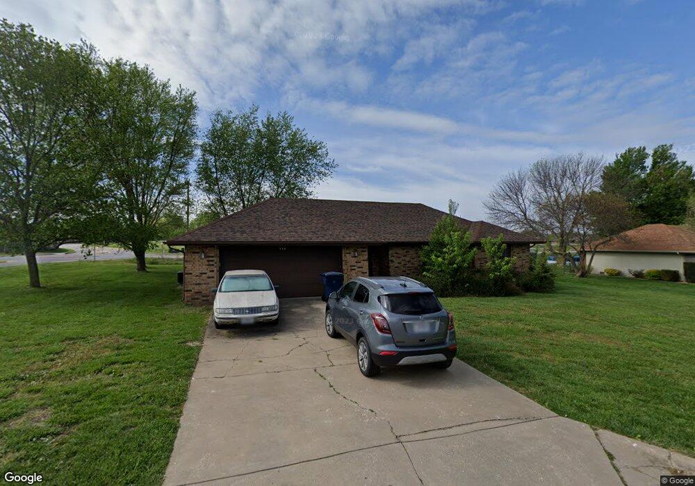 1106 W Sleepy Hollow Dr, Nixa, MO 65714 - photo 1