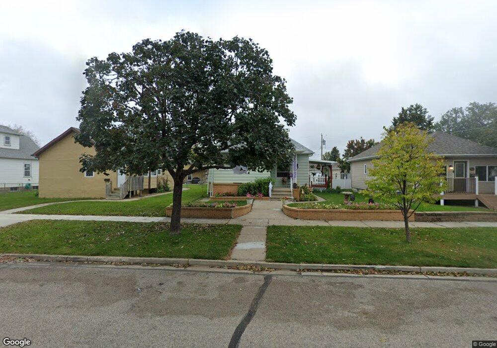 300 6th Ave SW, Mandan, ND 58554 - photo 1
