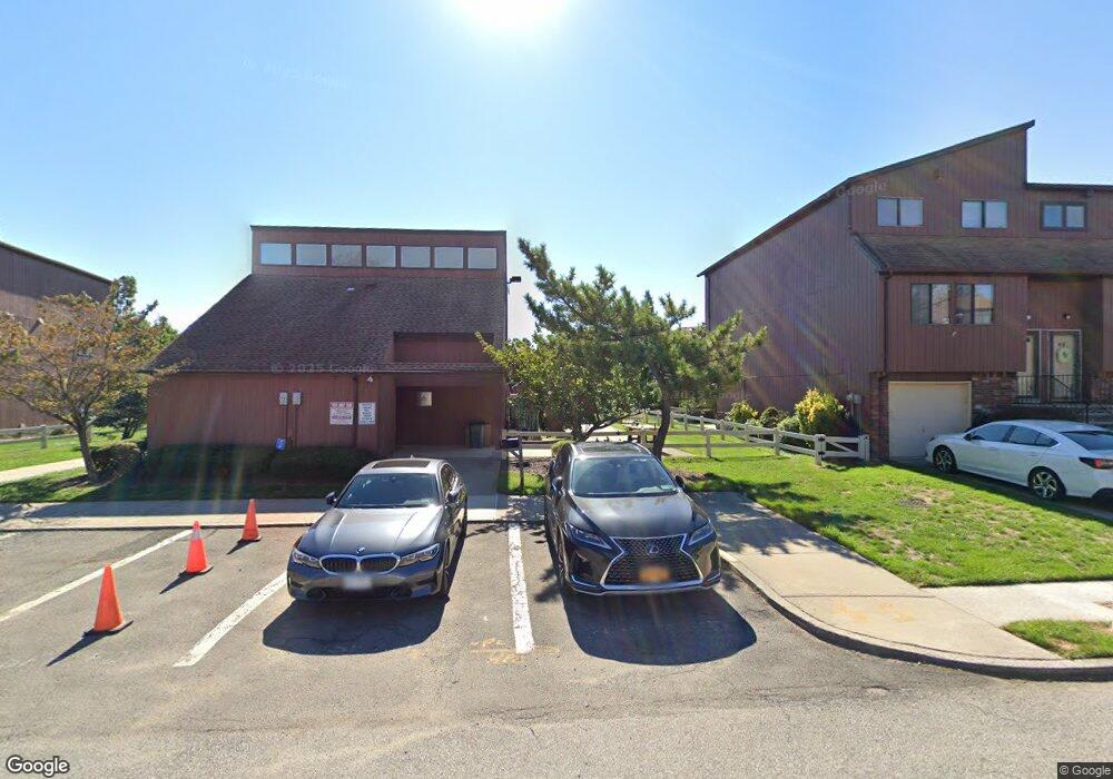 73 Gateway Dr, Staten Island, NY 10304 - photo 1