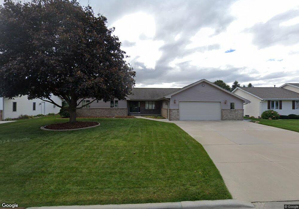 2321 W Hiawatha Dr, Appleton, WI 54914 - photo 1