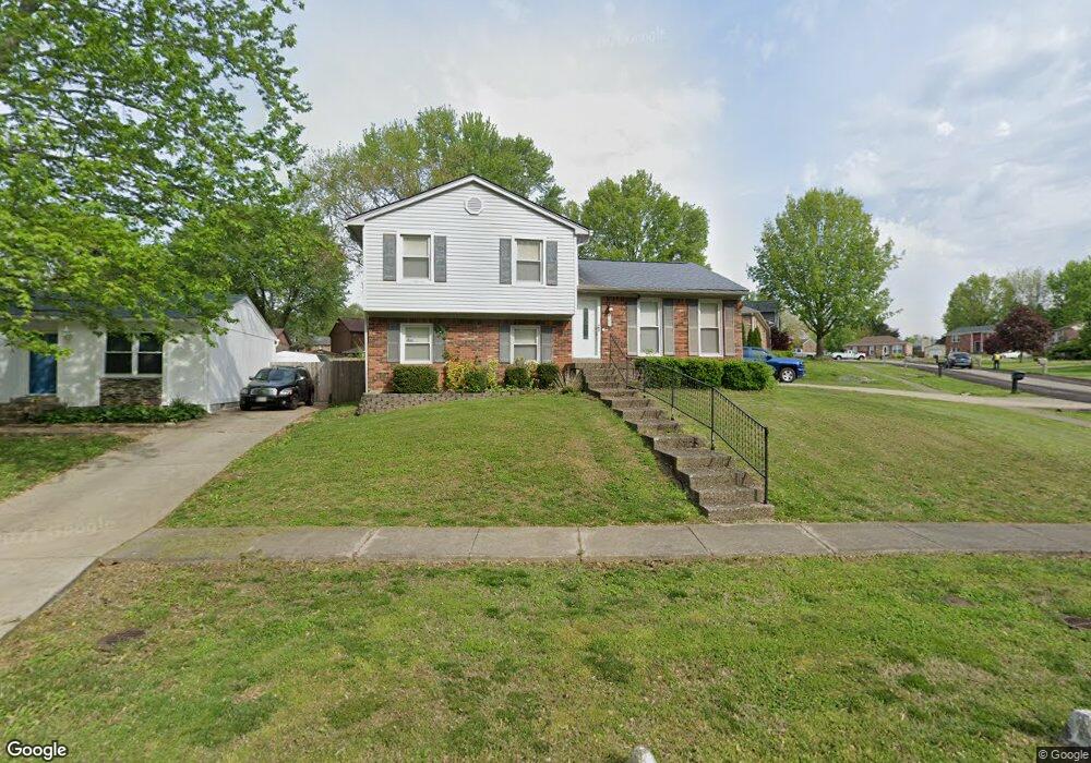 8322 Roseborough Rd, Louisville, KY 40228 - photo 1