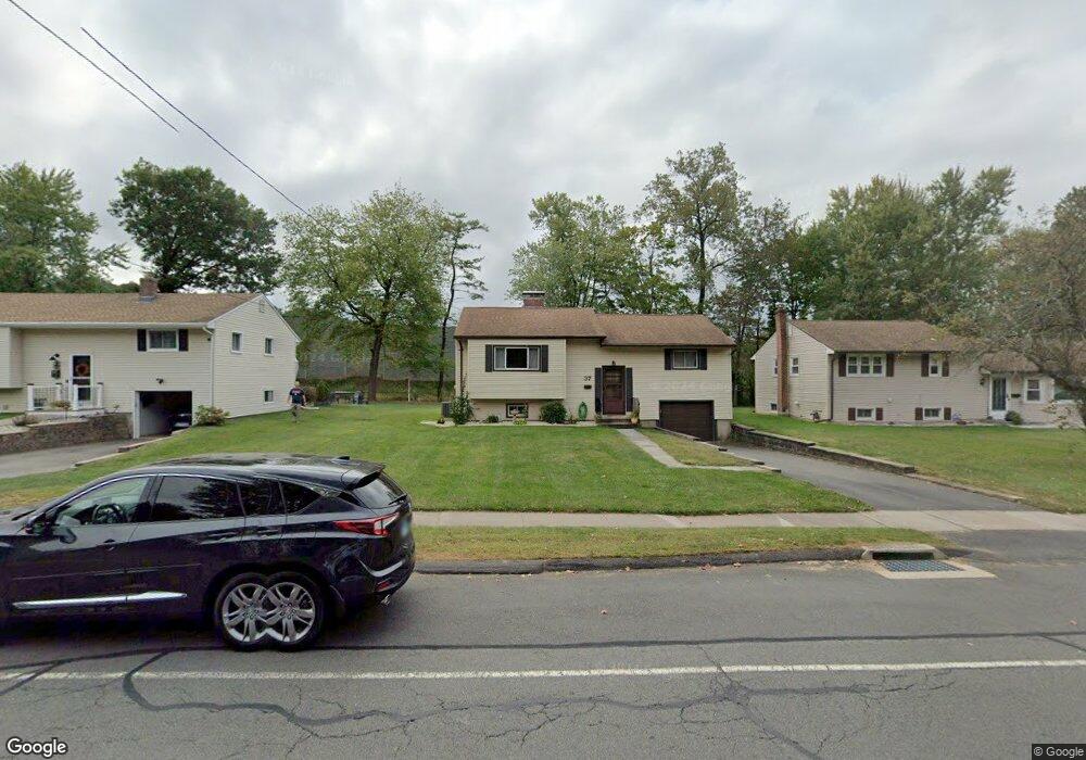 37 Beechwood Rd, West Hartford, CT 06107 - photo 1