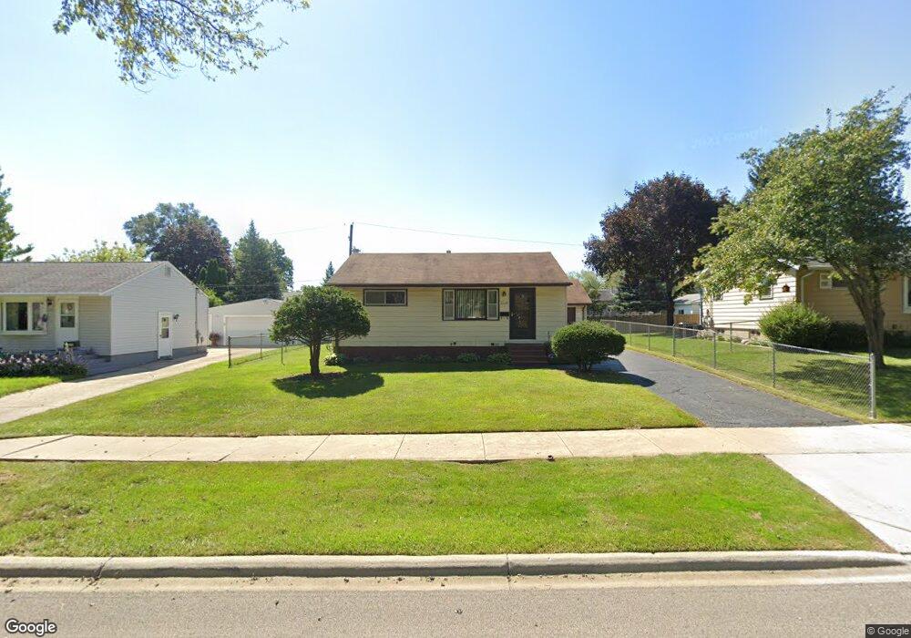 2625 Iroquois Rd, Waukegan, IL 60087 - photo 1