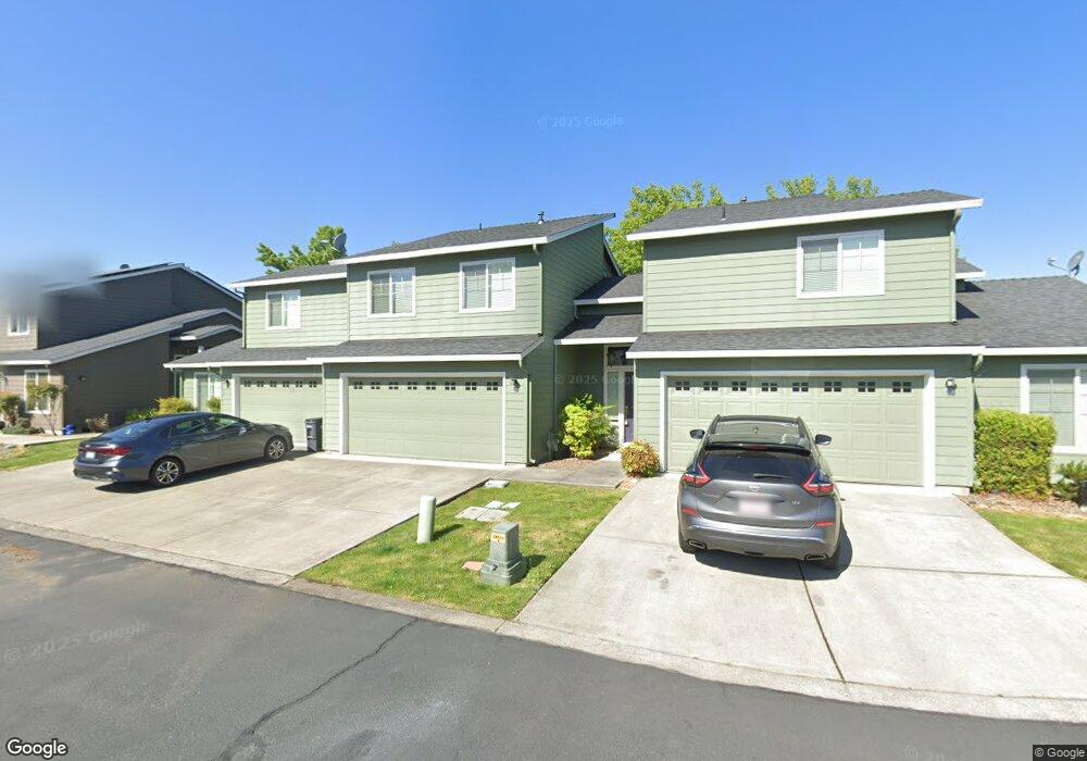 311 Live Oak Loop unit 48, Central Point, OR 97502 - photo 1