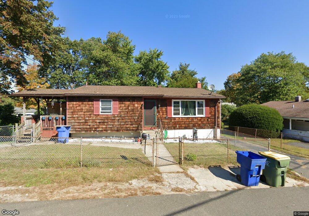 117 Meadowbrook Dr, Waterbury, CT 06706 - photo 1