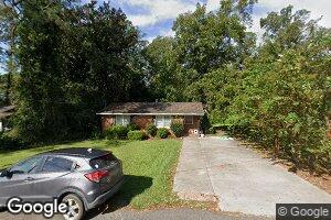 102 S Taylor St, Nicholls, GA 31554