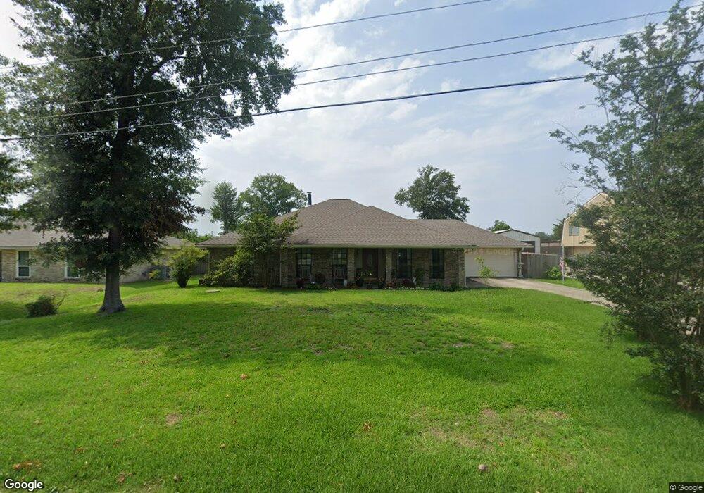 2109 Pin Oak Ln, Lake Charles, LA 70605 - photo 1