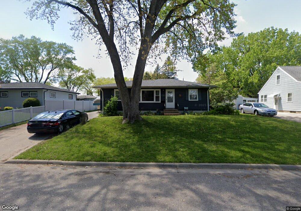 1286 Saint Andrews Ave, Waterloo, IA 50701 - photo 1