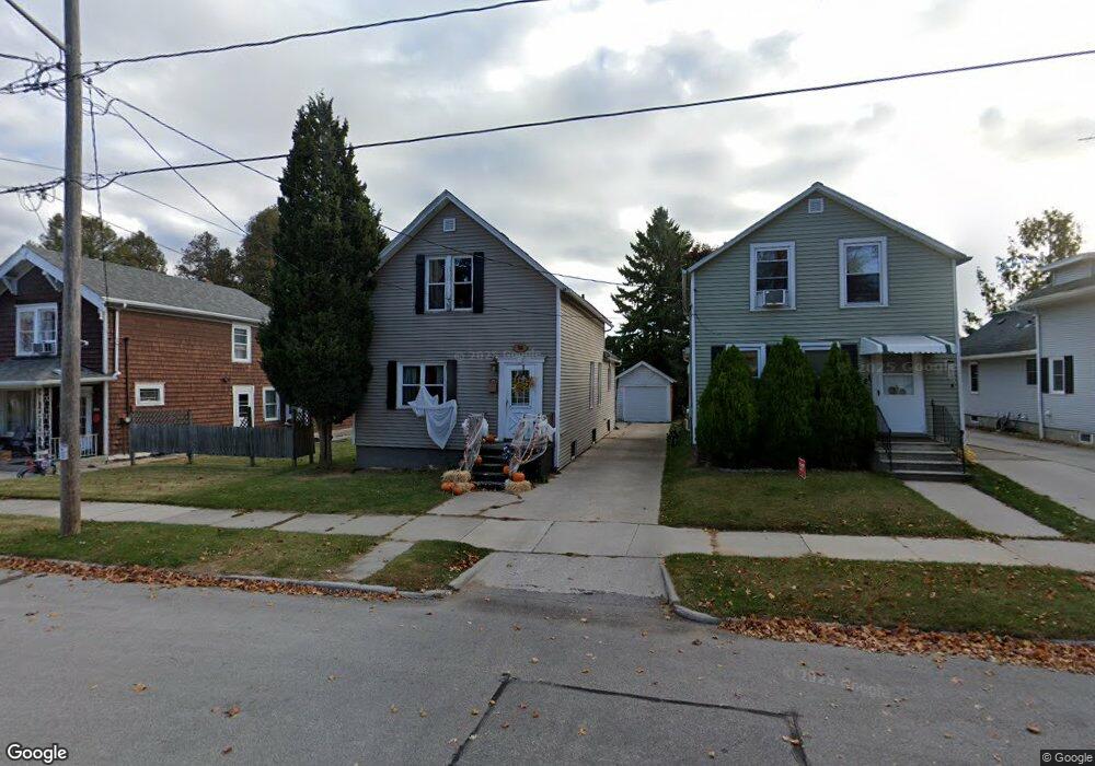 723 N 6th St, Manitowoc, WI 54220 - photo 1