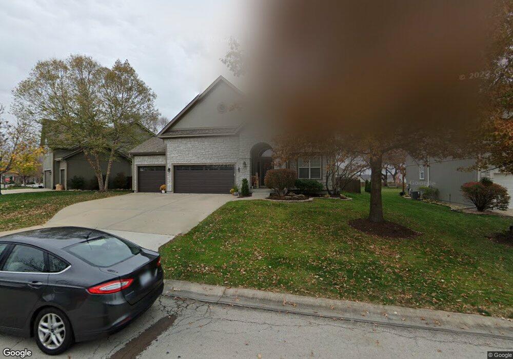 5921 Lone Elm Rd, Shawnee, KS 66218 - photo 1