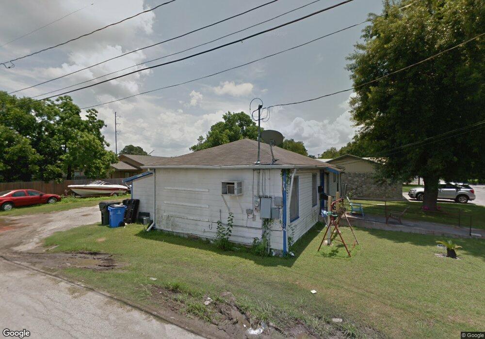 1211 Peach St, Seguin, TX 78155 - photo 1