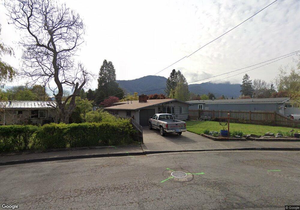 1015 SE Fern St, Grants Pass, OR 97526 - photo 1