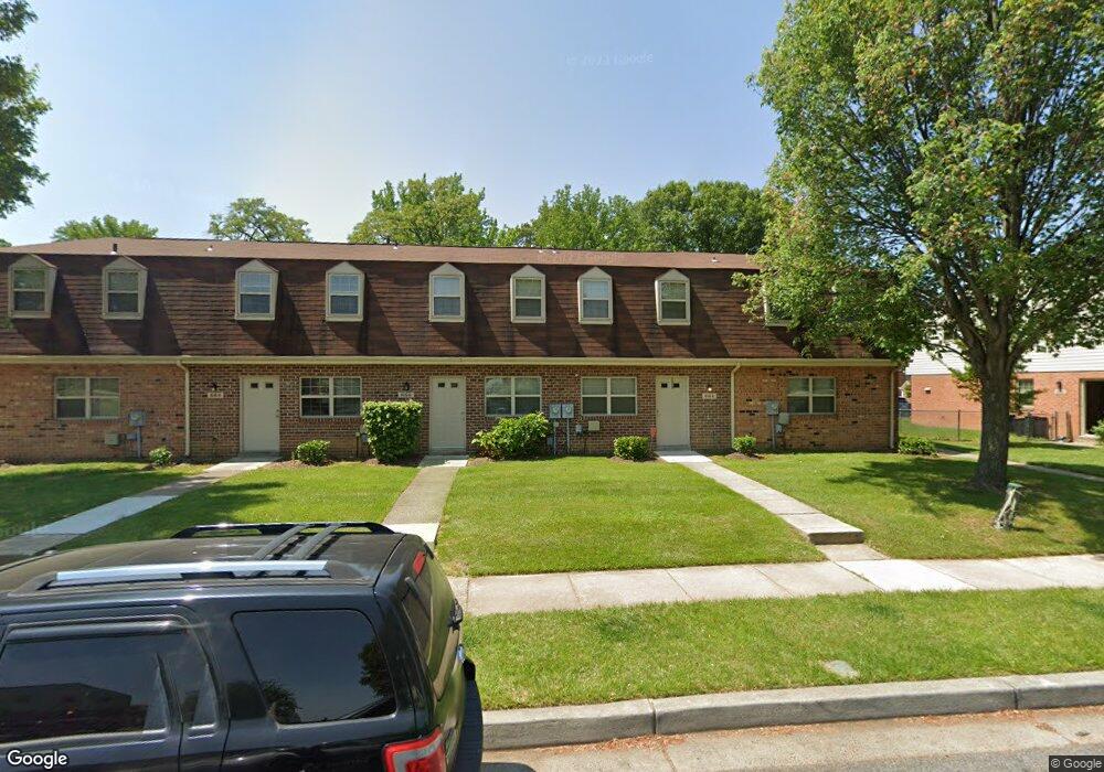 666 W Kingsway Rd, Middle River, MD 21220 - photo 1