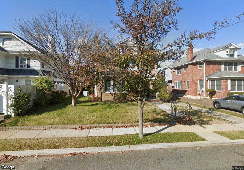 782 Hampton Rd, Woodmere, NY 11598 - photo 1