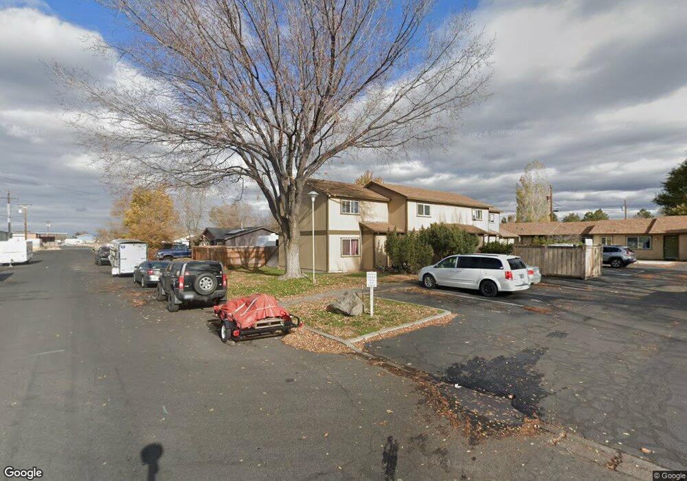 724 NW 4th St, Redmond, OR 97756 - photo 1