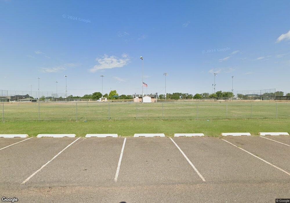 1524 Winding Creek Rd, Moore, OK 73160 - photo 1