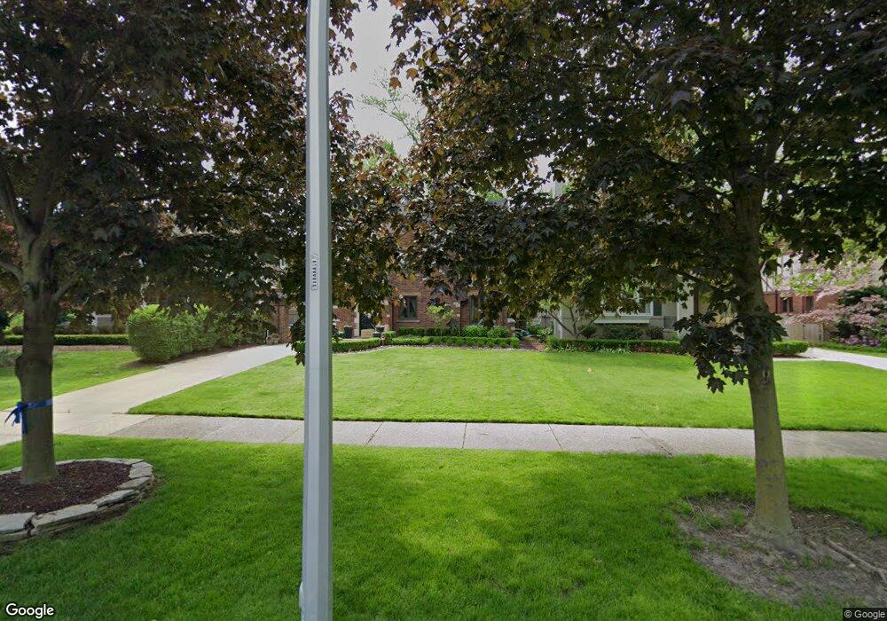 711 Washington Rd, Grosse Pointe, MI 48230 - photo 1