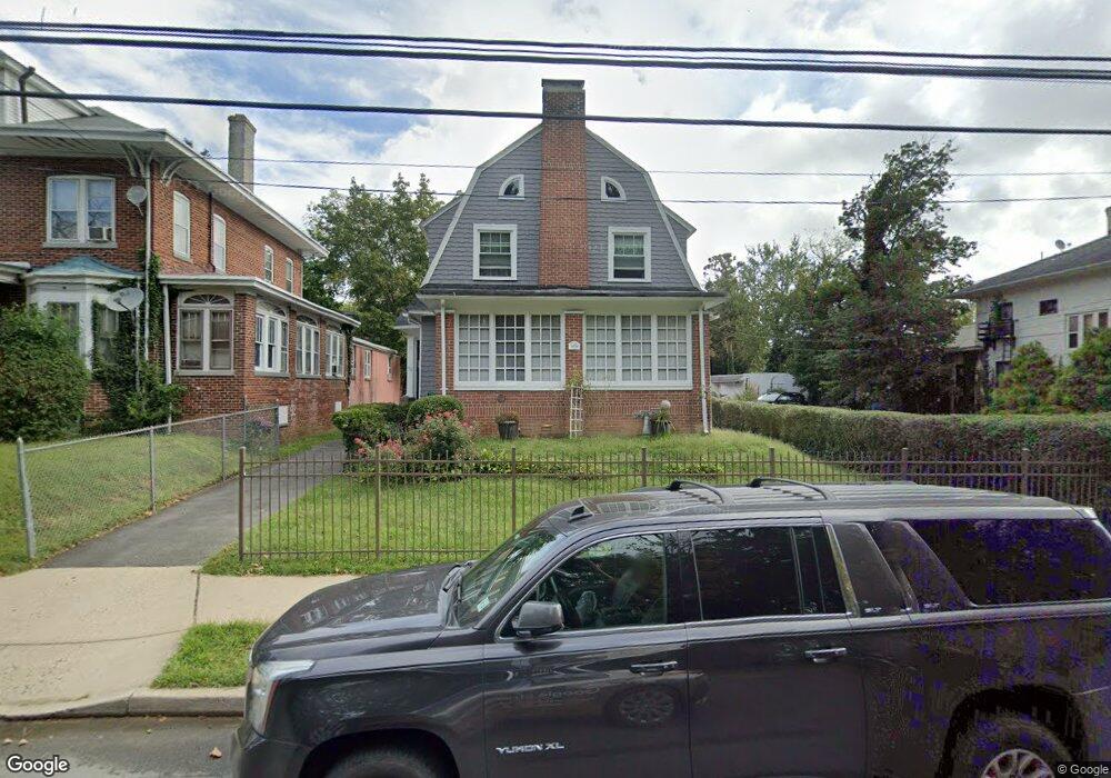 1070 Stuyvesant Ave, Trenton, NJ 08618 - photo 1