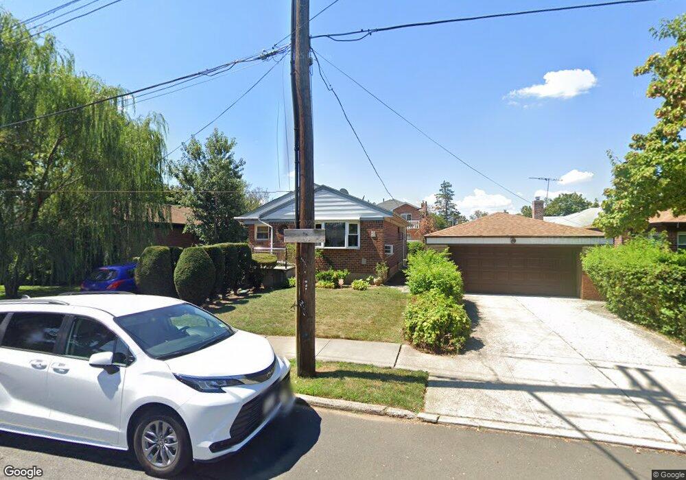 7314 167th St, Fresh Meadows, NY 11366 - photo 1