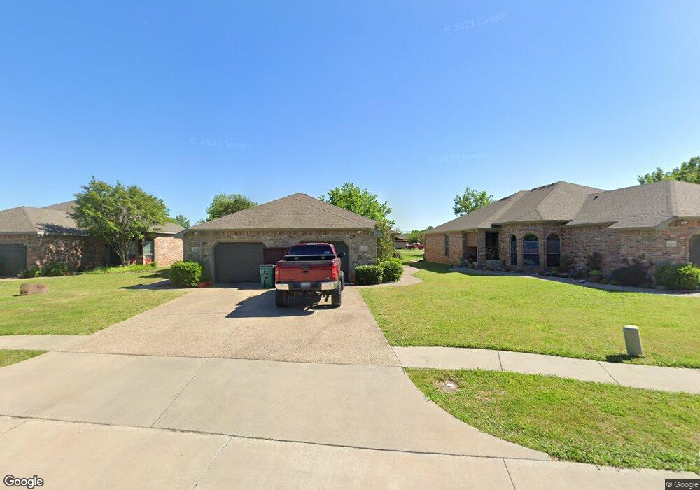 1616 Diamond Cir, Gainesville, TX 76240 - photo 1