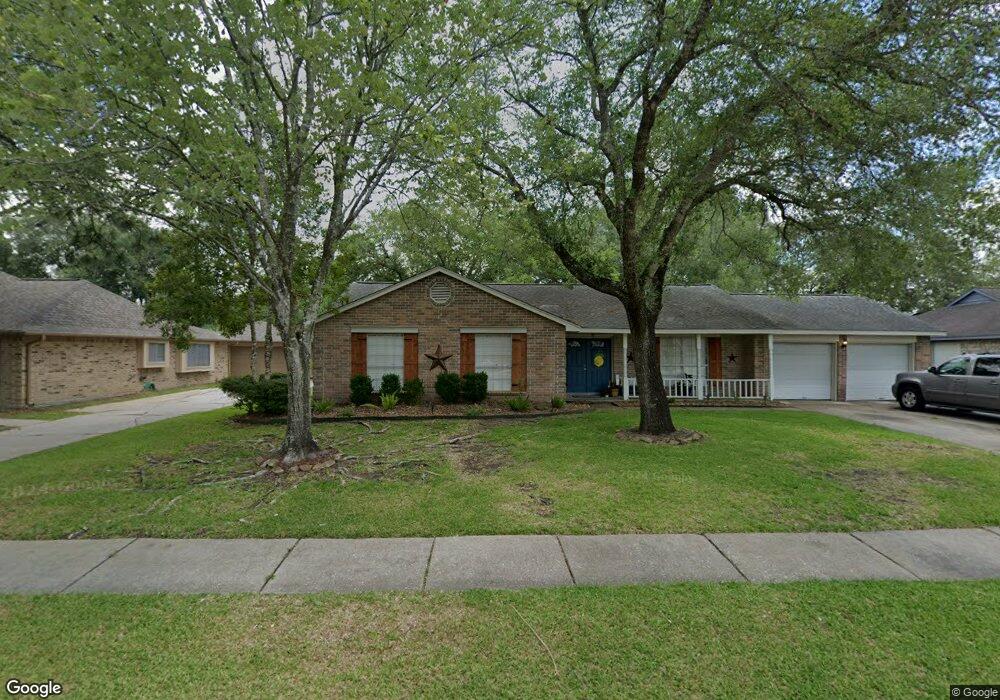 1402 Bayou Oak Dr, Friendswood, TX 77546 - photo 1
