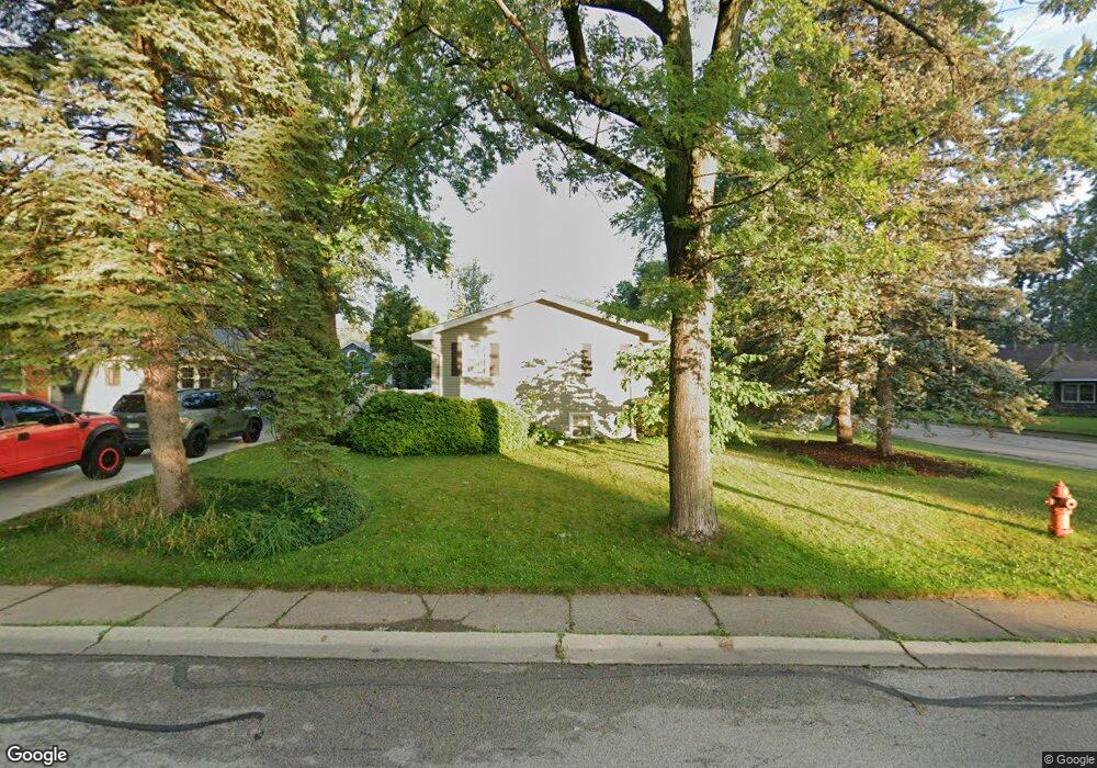 1005 Emerald Dr, Naperville, IL 60540 - photo 1