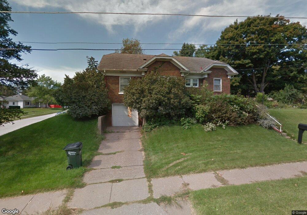 1406 Cedar St, Davenport, IA 52804 - photo 1