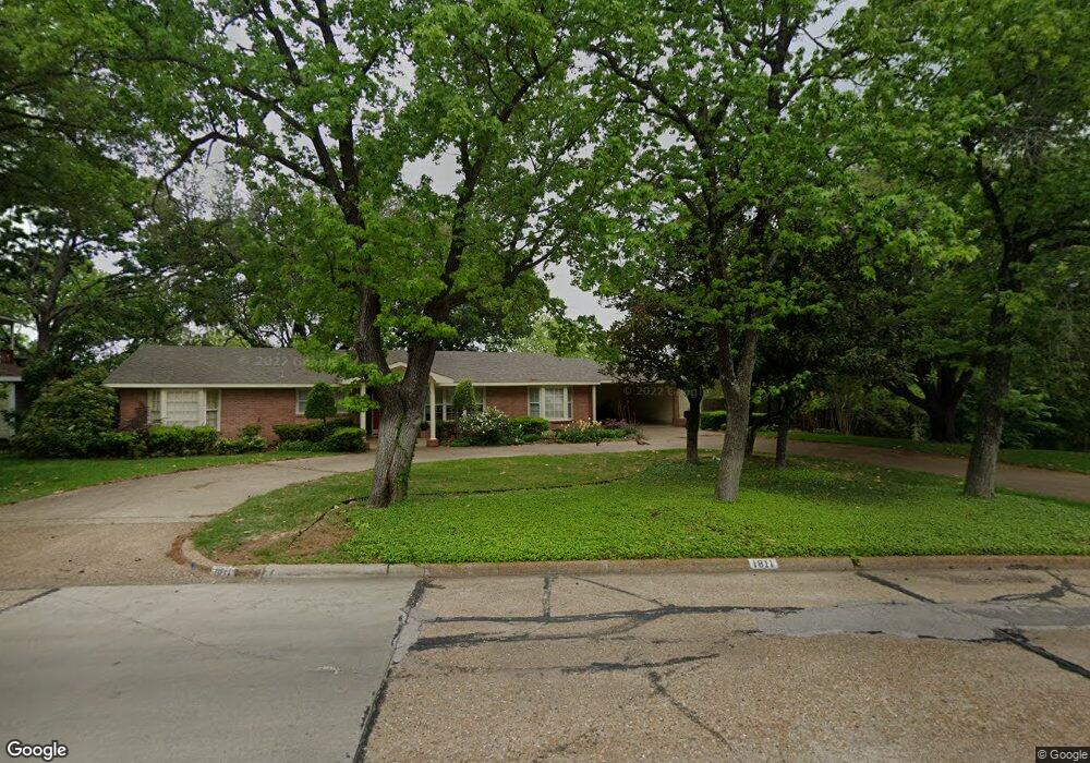 1811 N Preston St, Ennis, TX 75119 - photo 1