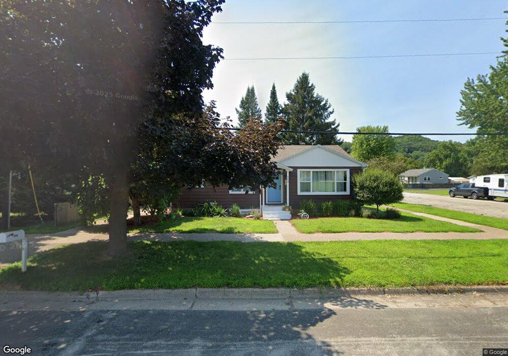 504 S Elm St, La Crescent, MN 55947 - photo 1