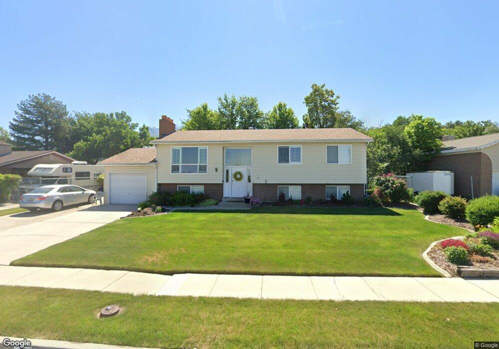 8357 Hill Haven Ln, Sandy, UT 84093 - photo 1