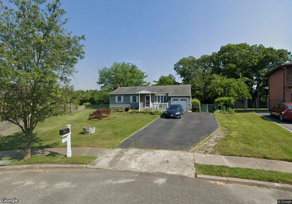 23 Twin Ct, Sayville, NY 11782 - photo 1