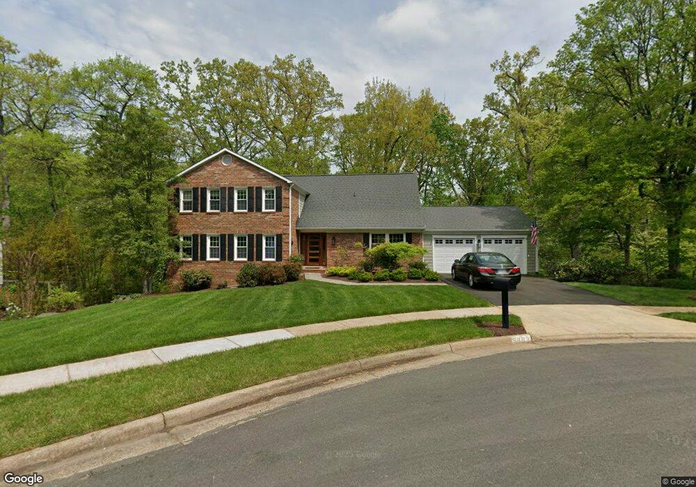 9002 Streamview Ln, Vienna, VA 22182 - photo 1