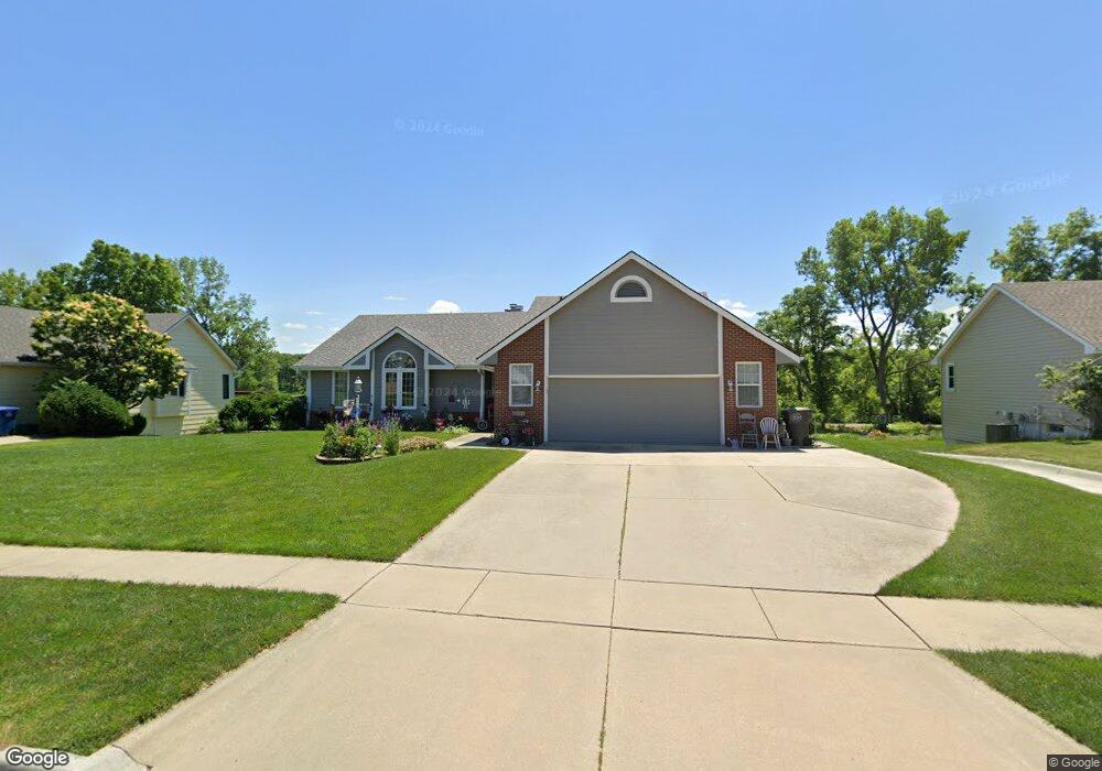 2501 E Leach Ave, Des Moines, IA 50320 - photo 1