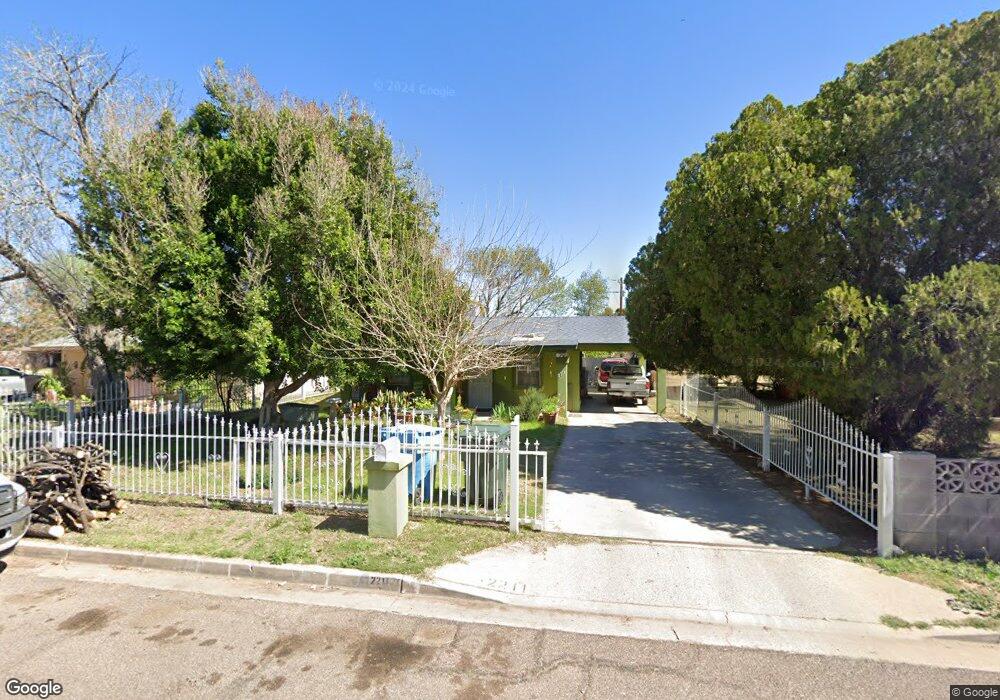 2211 N 27th Place, Phoenix, AZ 85008 - photo 1