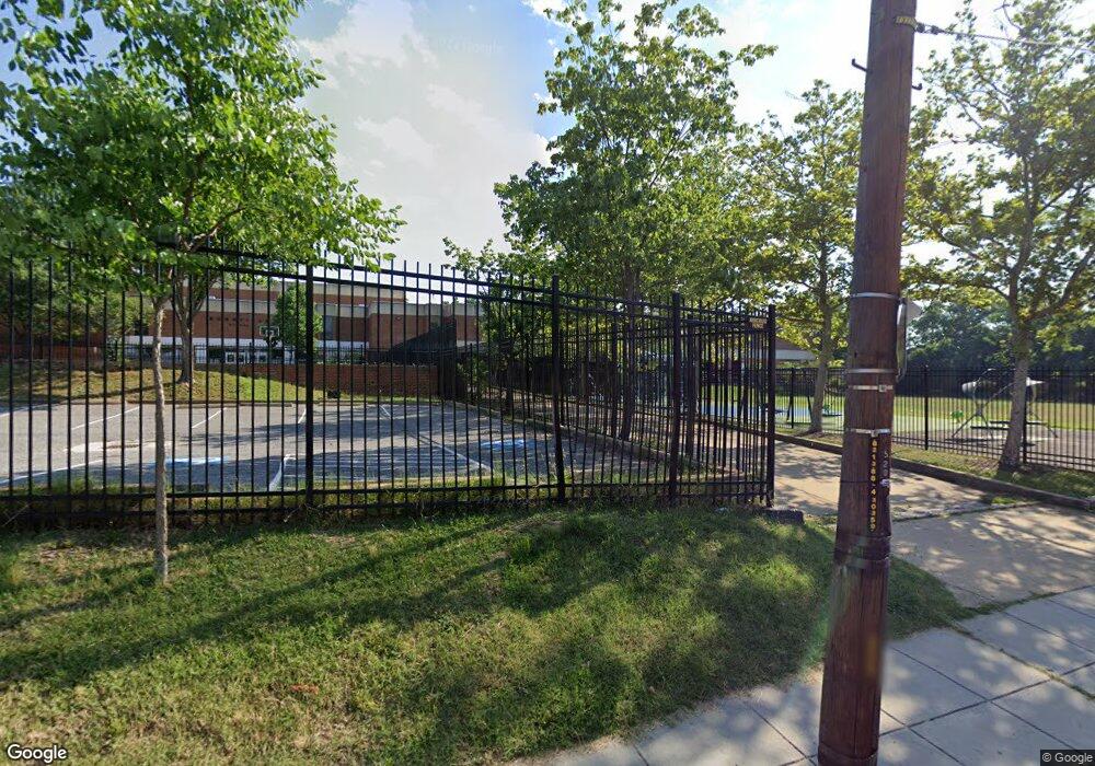 811 Division Ave NE, Washington, DC 20019 - photo 1