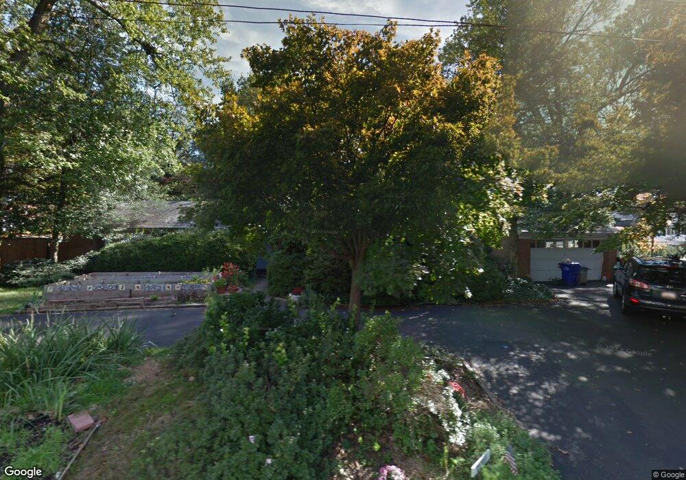 7901 Cypress Place, Chevy Chase, MD 20815 - photo 1