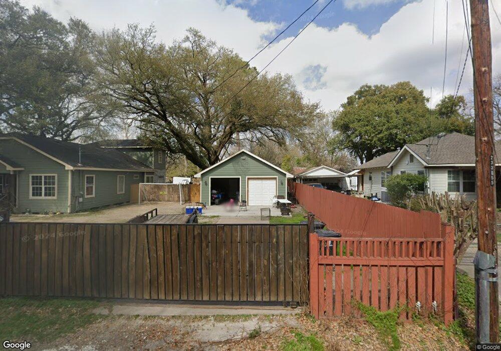 129 Feuhs Ln, Houston, TX 77022 - photo 1